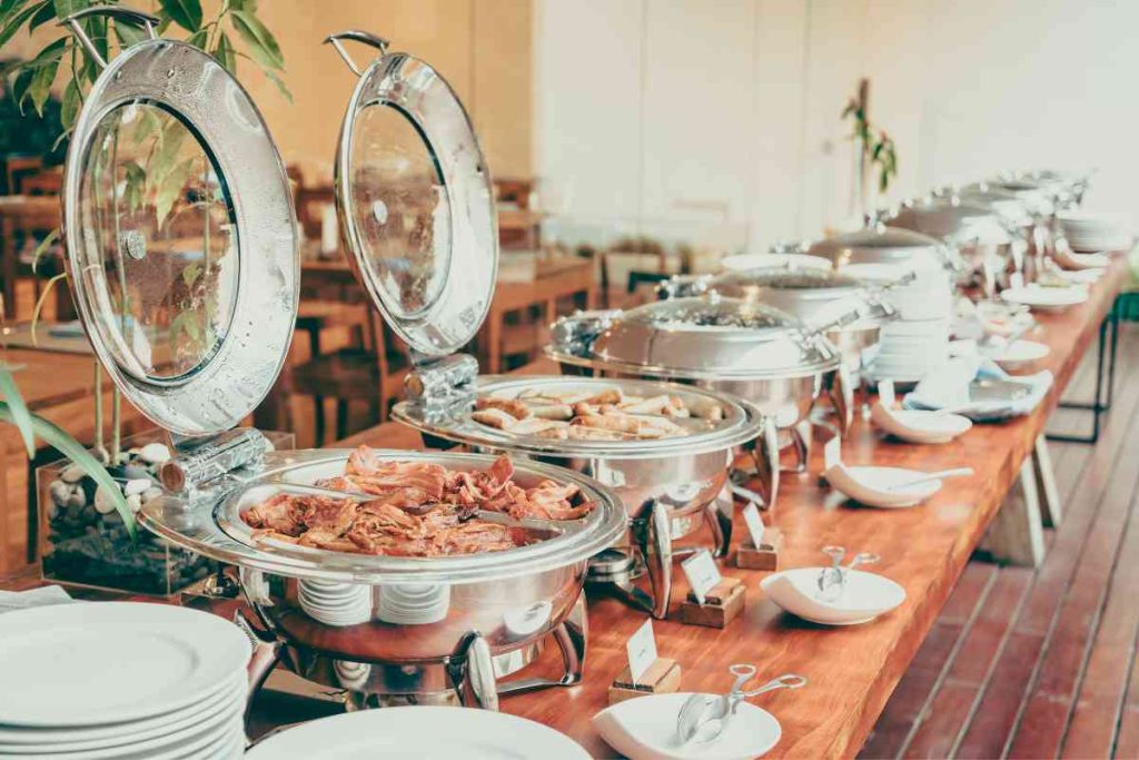 14 Buffet Etiquette Do’s and Dont’s